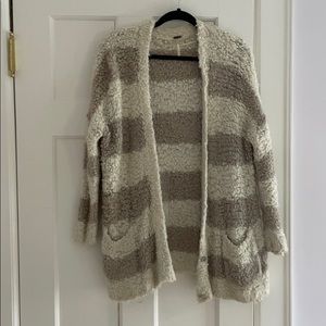 FREE PEOPLE ✨ sweater size S
